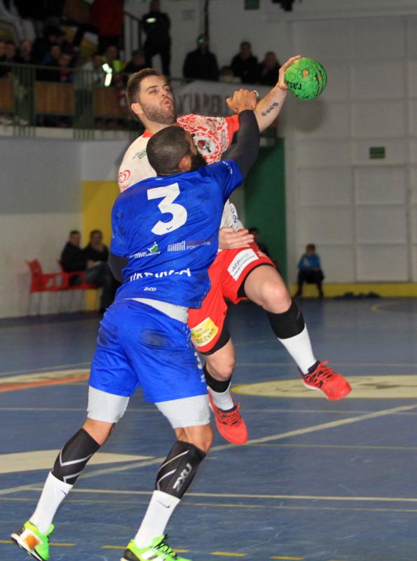 El Viveros Herol BM Nava cae frente al Teucro (28-29)