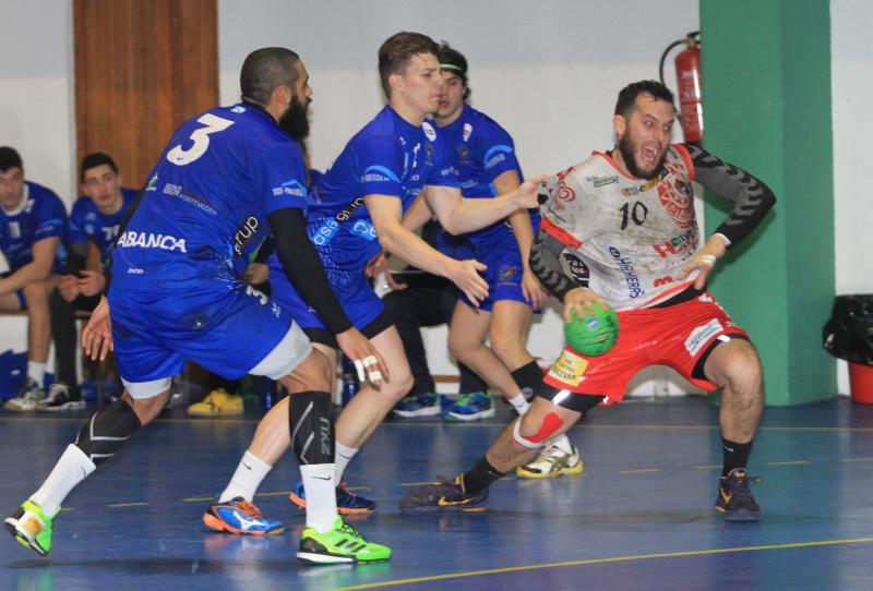 El Viveros Herol BM Nava cae frente al Teucro (28-29)