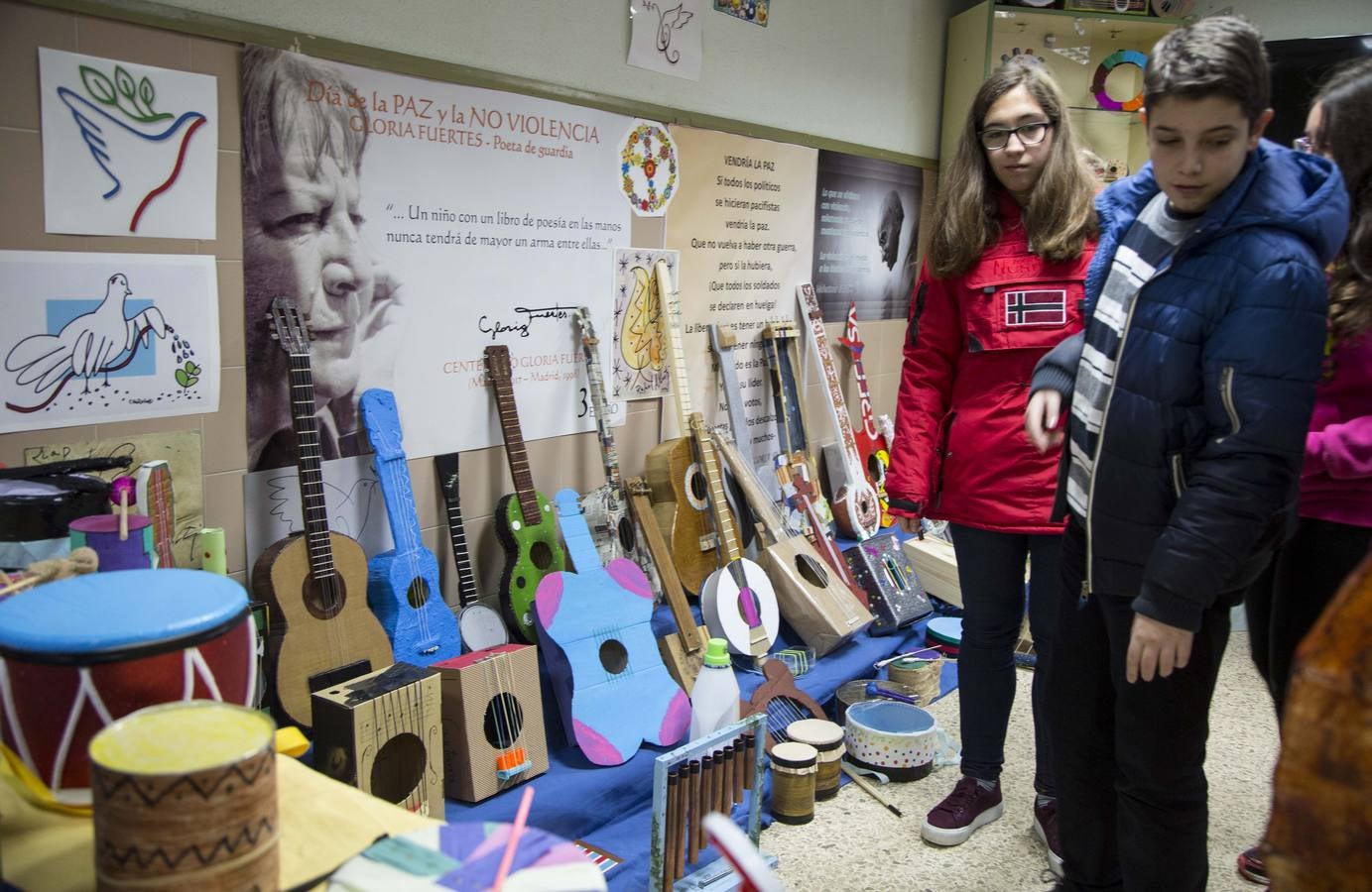 Alumnos del Pinar de la Rubia diseñan instrumentos musicales con productos reciclados