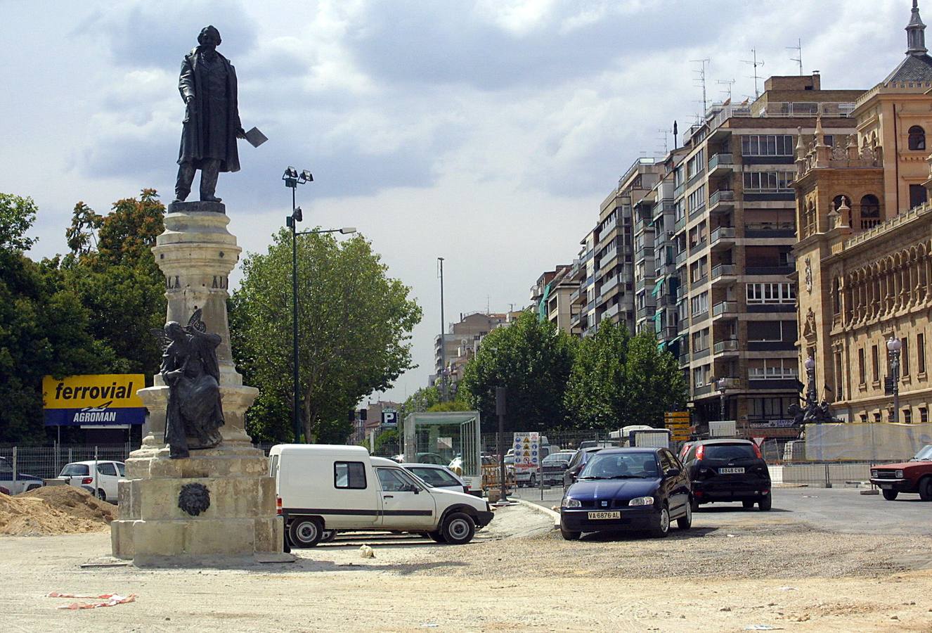 03.09.2004 Estado de las obras del exterior del aparcamiento de la Plaza Zorrilla.