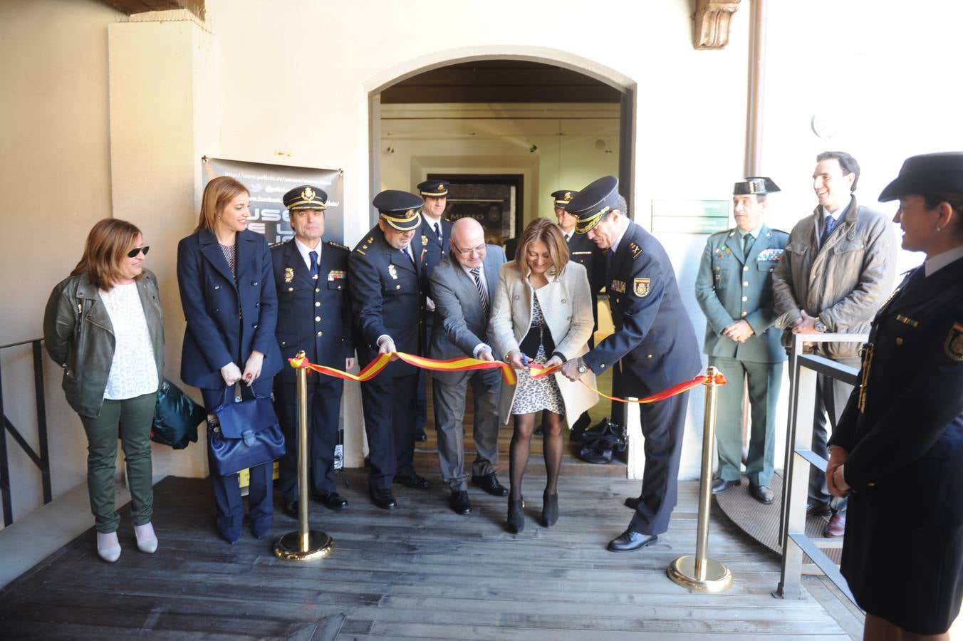 Inauguración de la exposición conmemorativa del 115 aniversario de la Policía Nacional de Medina del Campo