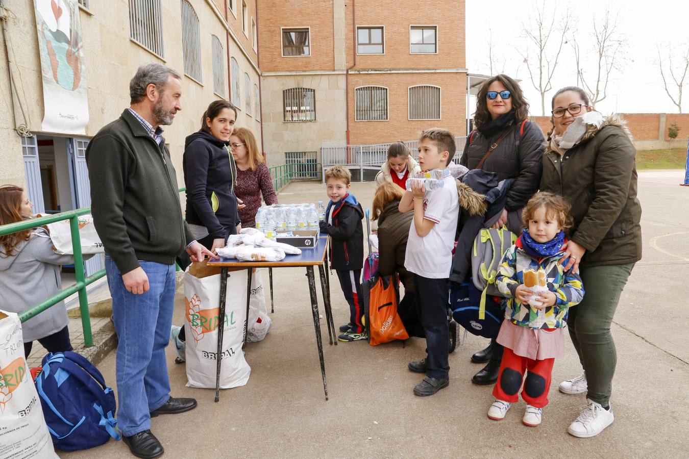 Bocata solidario de Manos Unidas en Salamanca