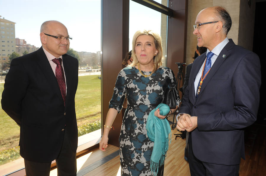 Entrega de medallas en las Cortes de Castilla y León