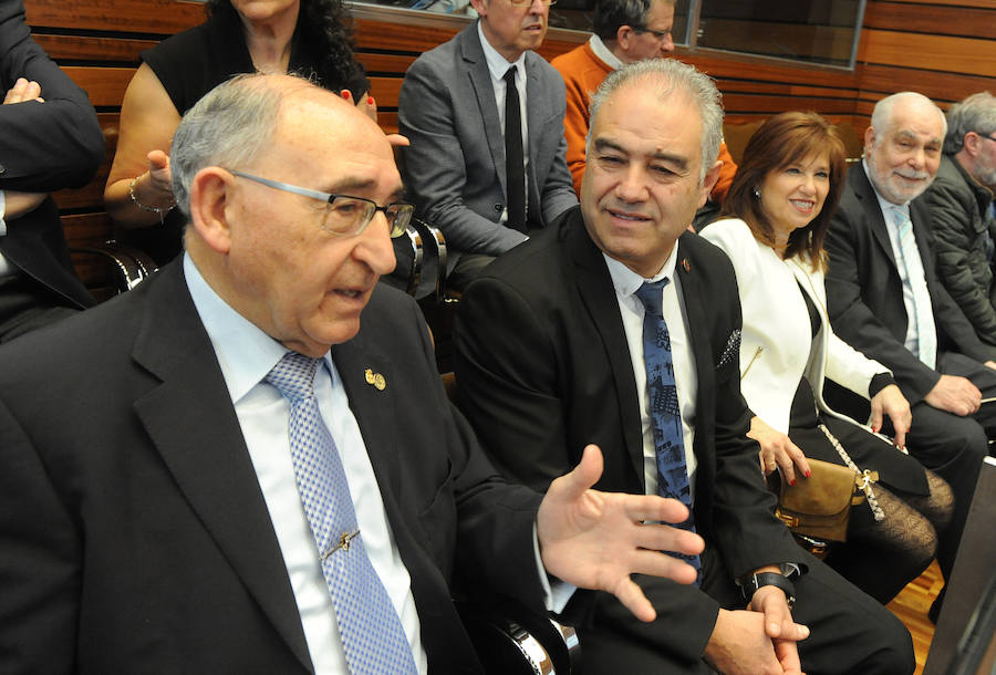 Entrega de medallas en las Cortes de Castilla y León