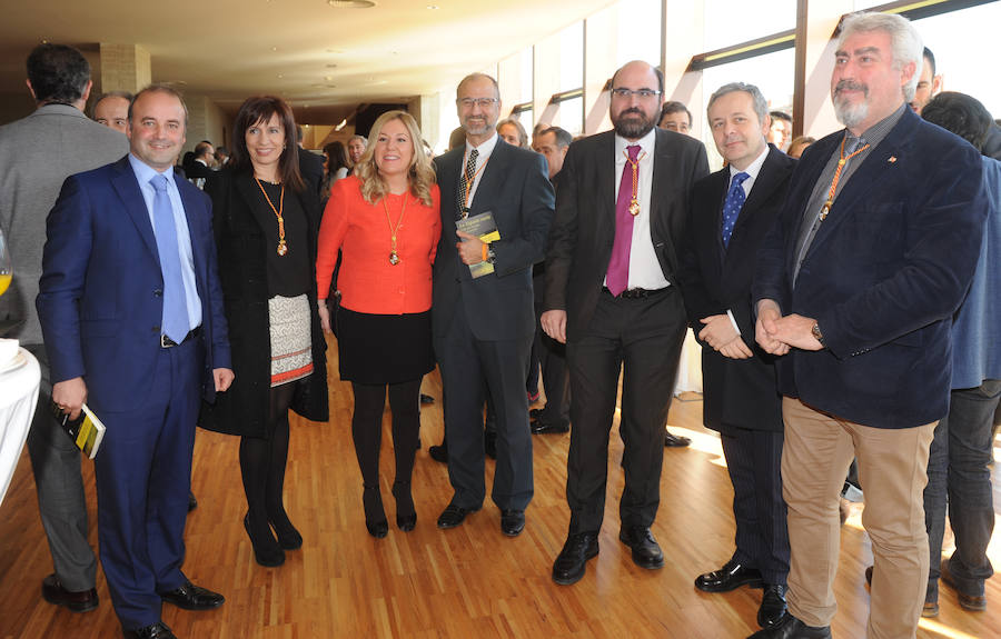 Entrega de medallas en las Cortes de Castilla y León