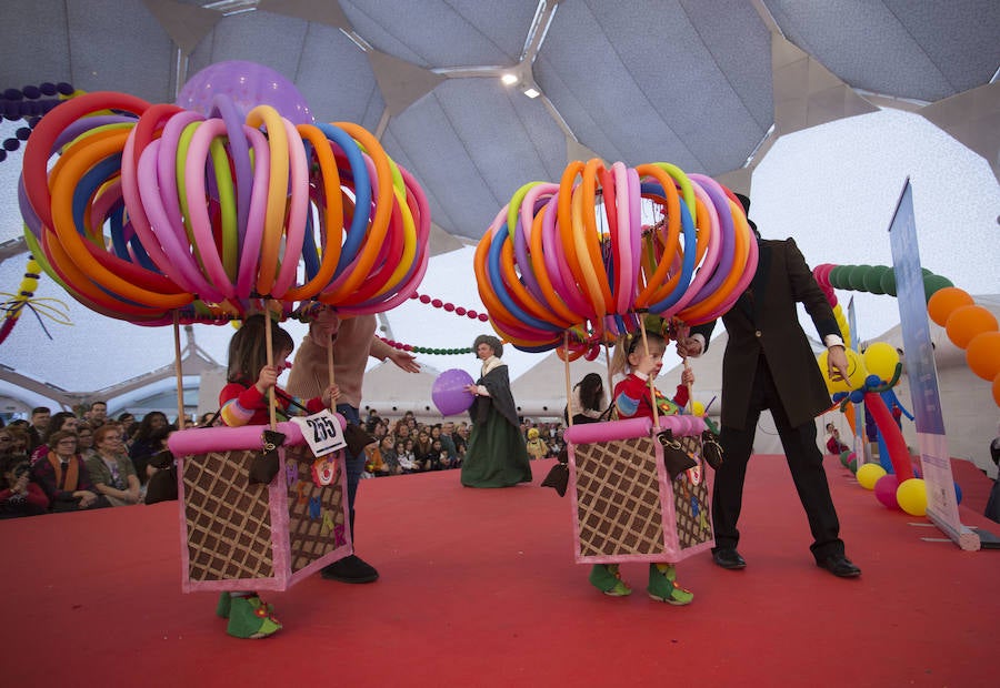 Concurso infantil de disfraces en la Cúpula del Milenio (Valladolid)