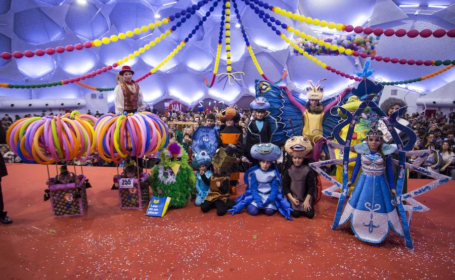 Concurso infantil de disfraces en la Cúpula del Milenio (Valladolid)