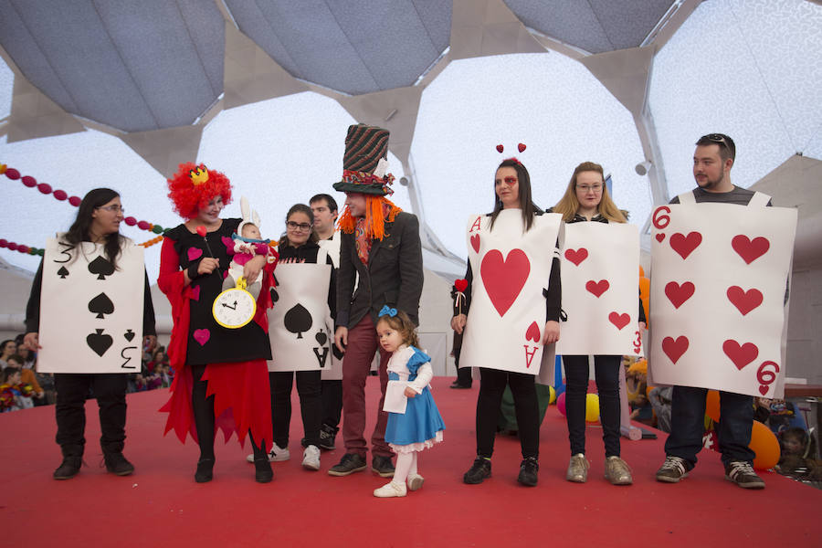 Concurso infantil de disfraces en la Cúpula del Milenio (Valladolid)