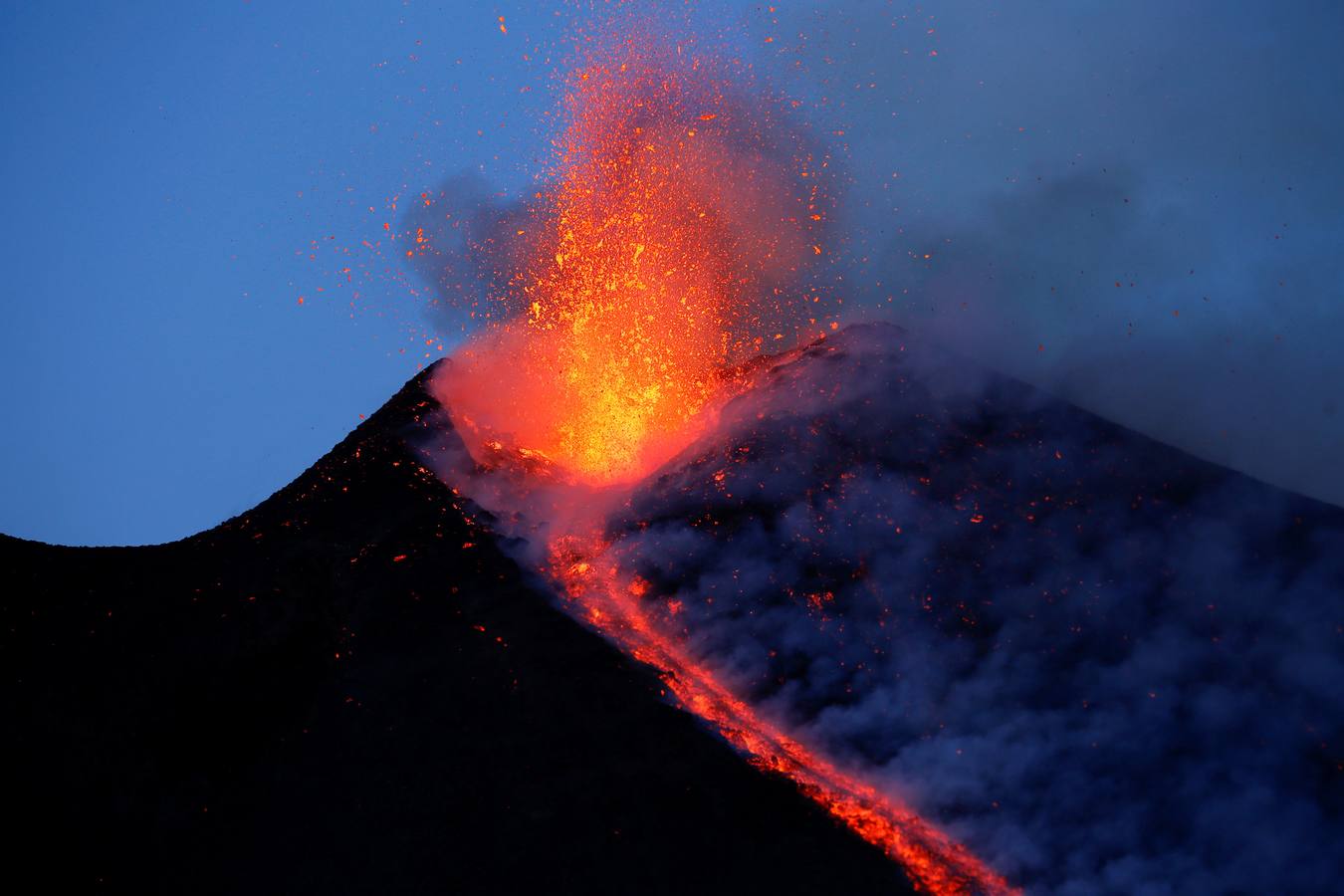 La espectacular erupción del volcán Etna