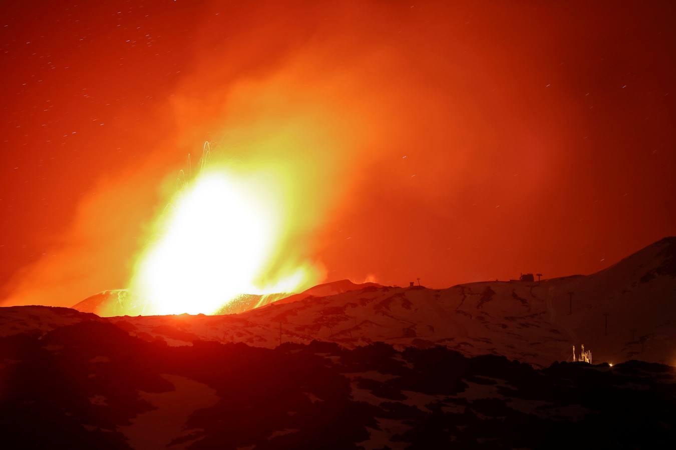 La espectacular erupción del volcán Etna