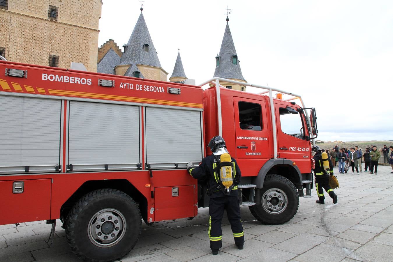 Un simulacro en el Alcázar de Segovia recuerda el incendio que destruyó la fortaleza en 1862