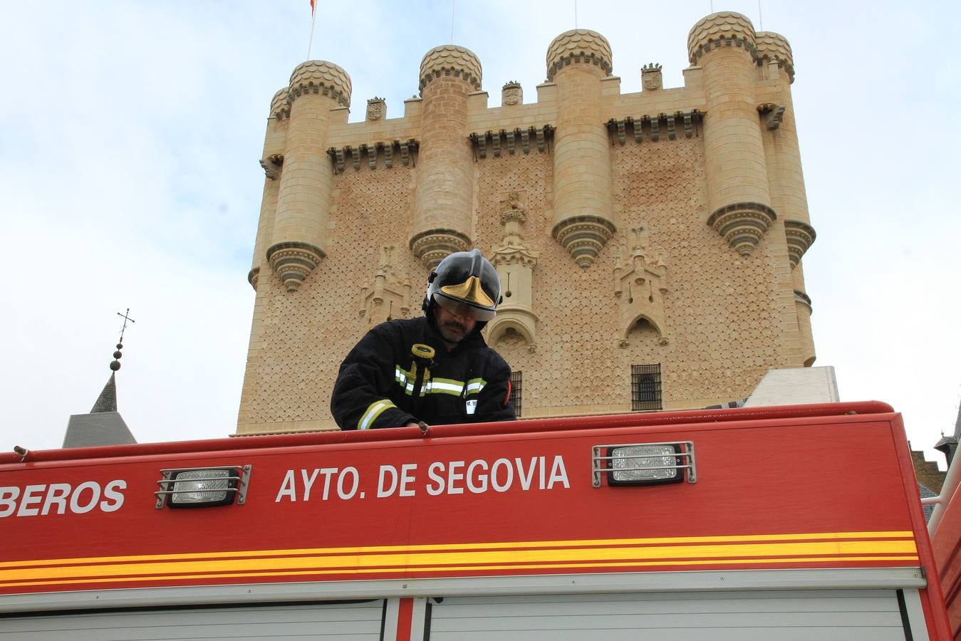 Un simulacro en el Alcázar de Segovia recuerda el incendio que destruyó la fortaleza en 1862