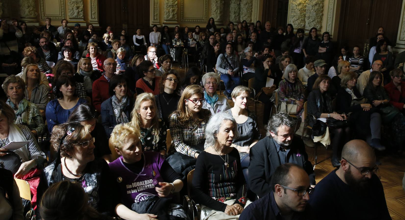 Lectura del manifiesto del Día Internacional de la Mujer en el Ayuntamiento de Valladolid