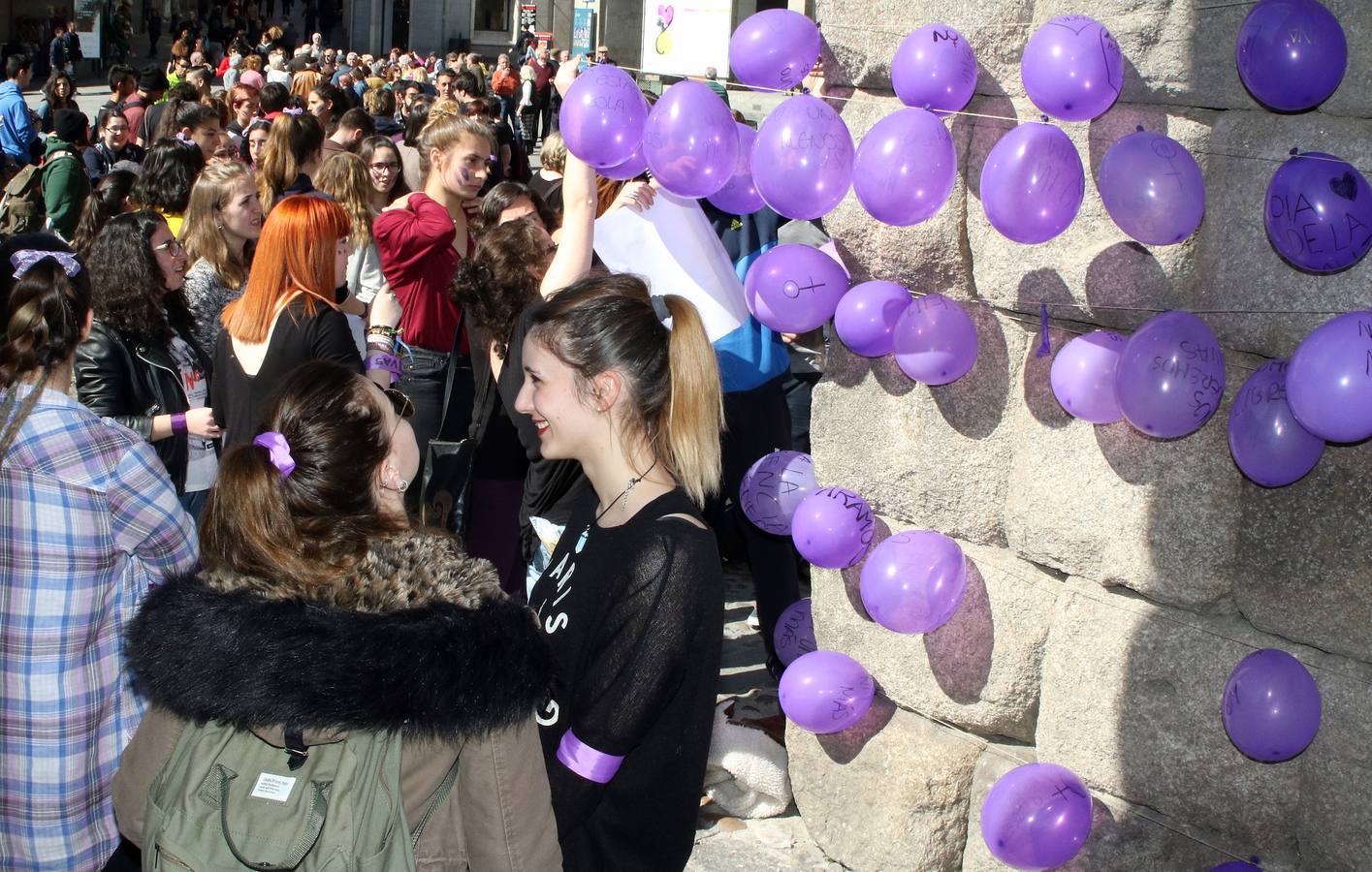 Alumnos de la Escuela de Arte de Segovia conmemoran el Día Internacional de la Mujer