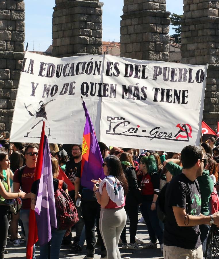 Segovia apoya la huelga en Educación