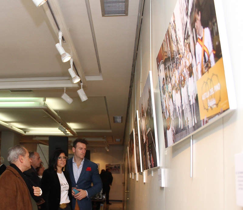 Inauguración de la exposición &#039;Un año en imágenes 2016&#039; de Palencia (1/2)