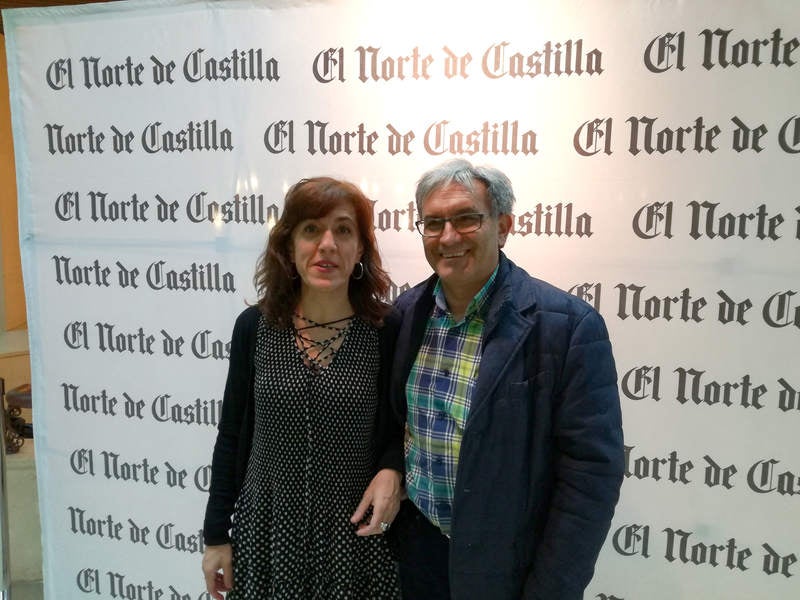 Josune Olano (El Norte de Castilla), con Cándido Abril, director de la UPP.