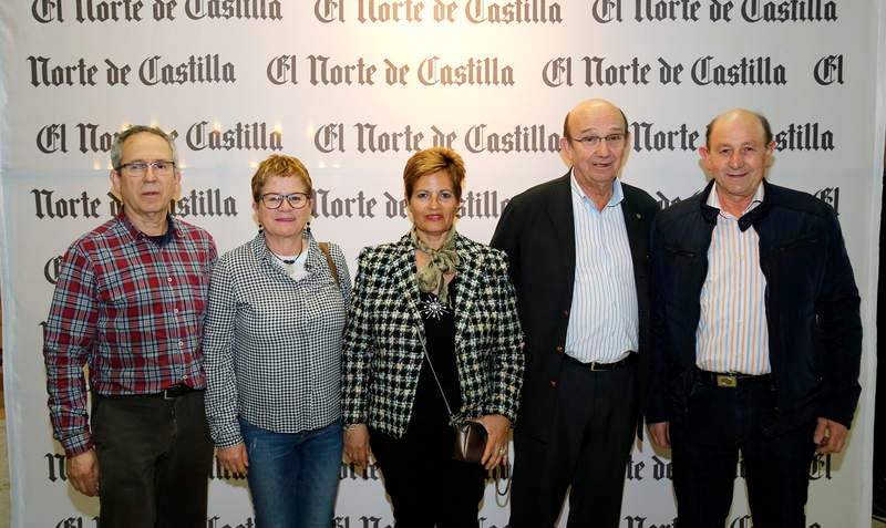 Carlos Martínez y María Teresa Aparicio (Fotoprix), Isidoro del Amo (Don Jamón, segundo por la derecha) y Felisa Revilla y Ángel Vielba, de Autominerva.