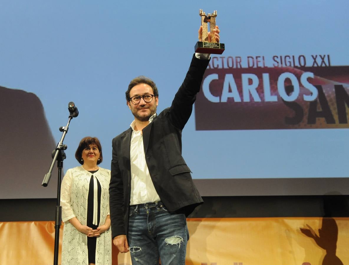Carlos Santos recibe el Roel de Actor del Siglo XXI de la Semana de Medina