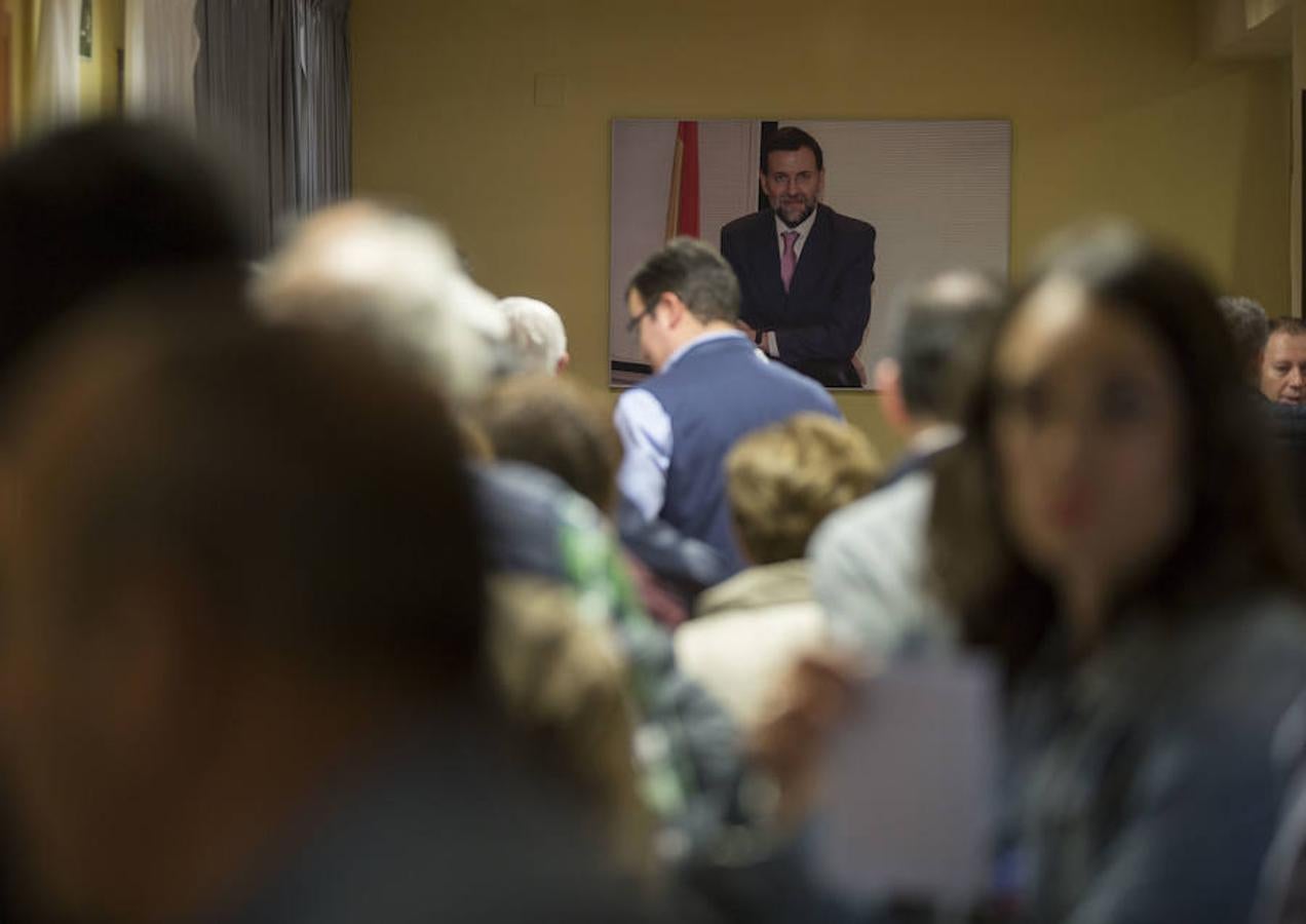 Los afiliados votan en las primarias del PP de Castilla y León en la sede regional de Valladolid