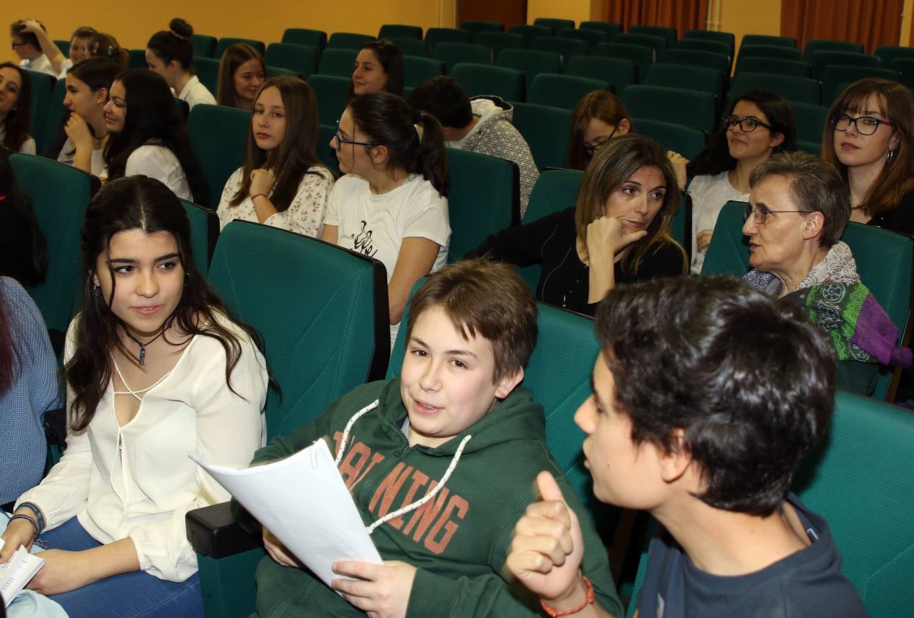 Semifinal del primer Certamen de Lectura en Público celebrada en Segovia