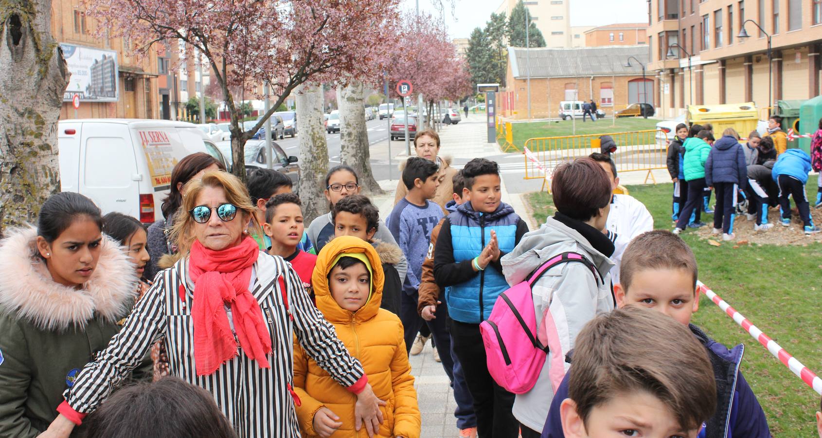 Escolares palentinos celebran el Día del Árbol