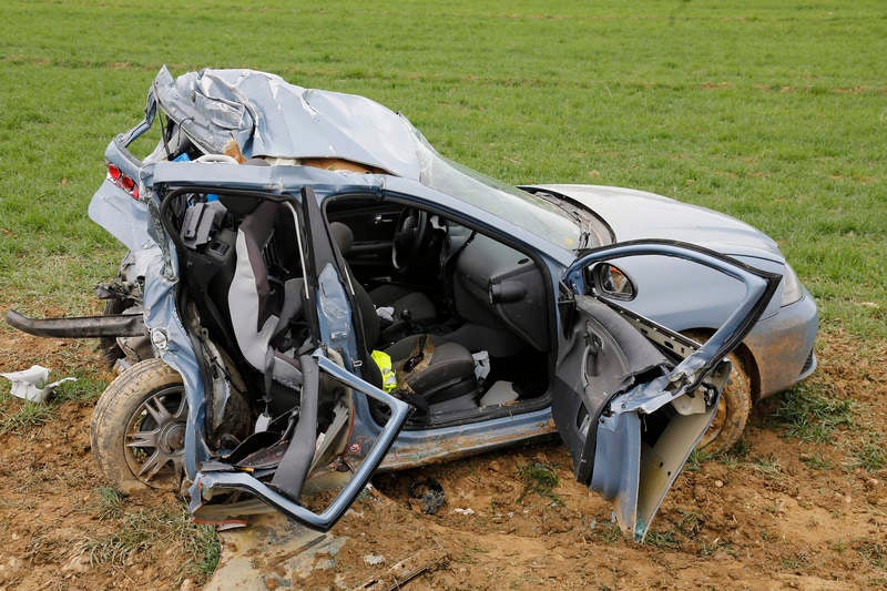 Tres miembros de una familia fallecen en un accidente en Villaturde (Palencia)