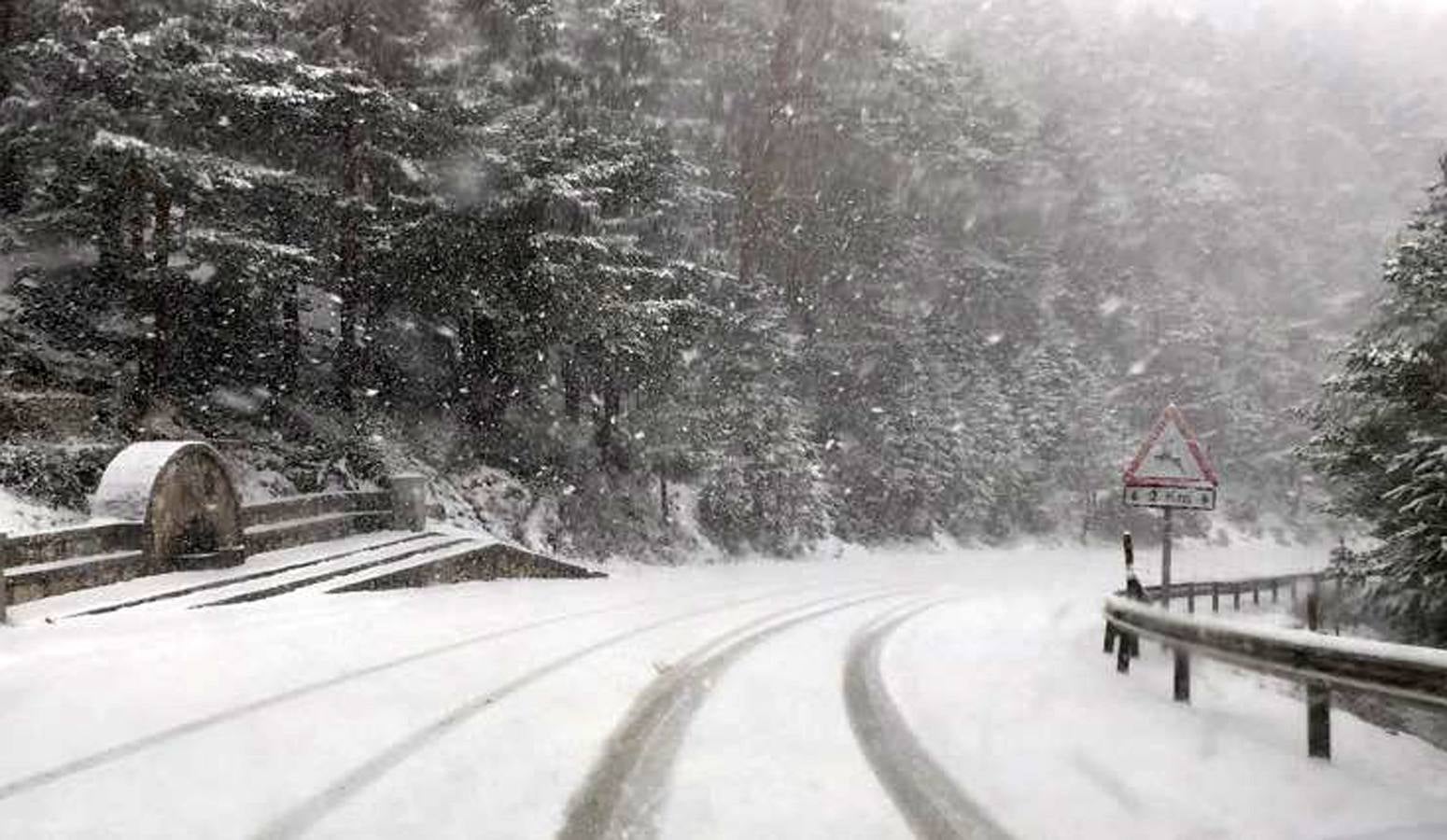 Jornada de frío invernal y nieve en Segovia