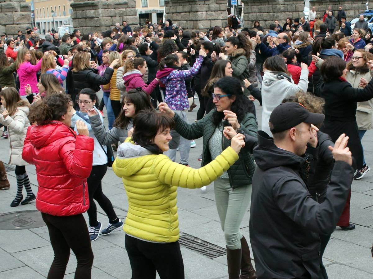 Segovia busca el récord Guinness de personas bailando la jota