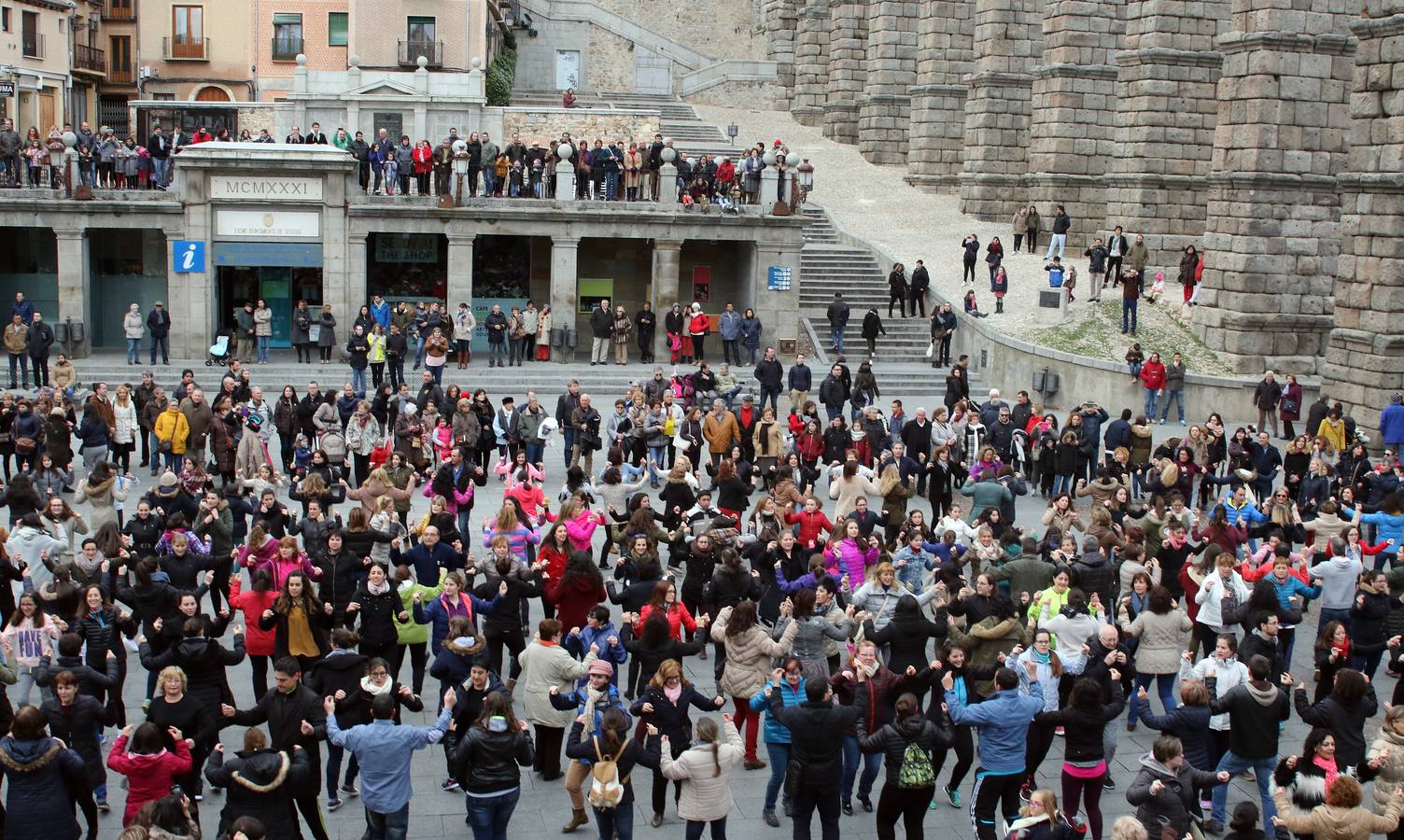 Segovia busca el récord Guinness de personas bailando la jota