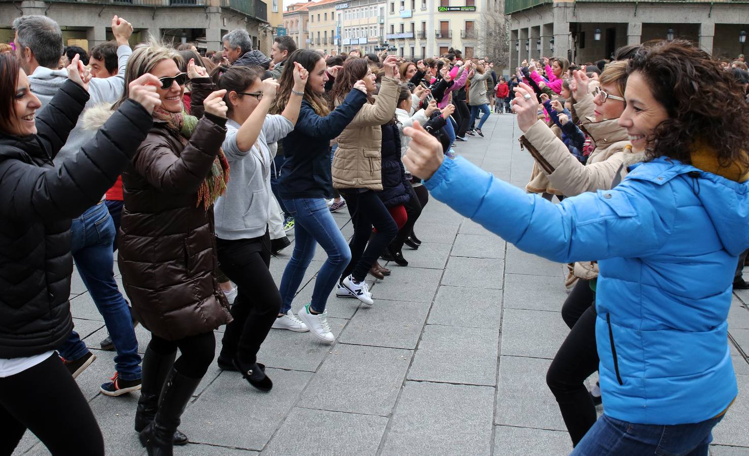 Segovia busca el récord Guinness de personas bailando la jota