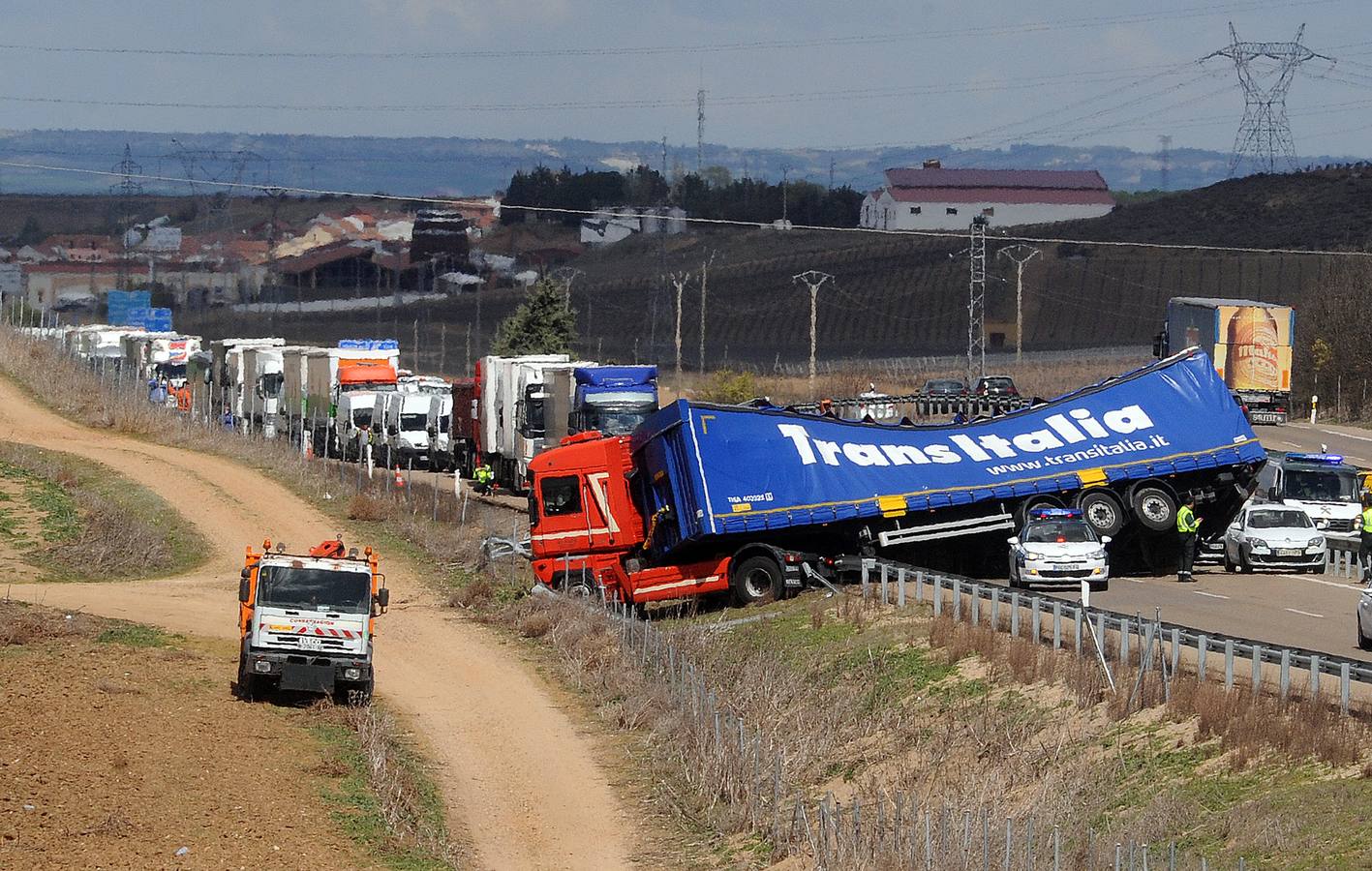 Accidente de tráfico en la A-6, a la altura de la localidad vallisoletana de Rueda