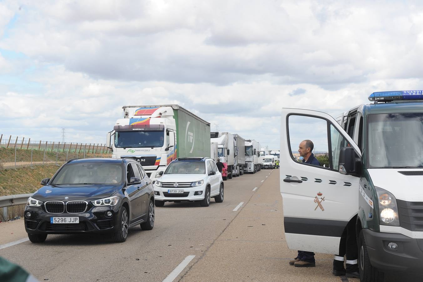 Accidente de tráfico en la A-6, a la altura de la localidad vallisoletana de Rueda