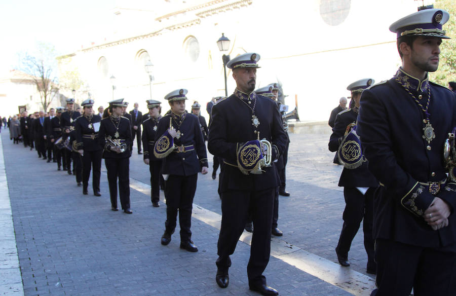 Entrega de la medalla de oro de la ciudad a la cofradia de los nazarenos de Palencia