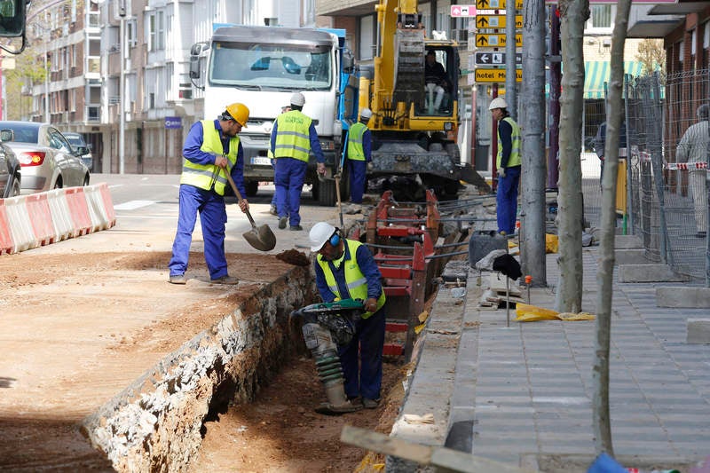 Obras del colector en la avenida Castilla de Palencia