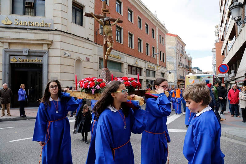 Alumnos del colegio Divino Maestro de Palencia escenifican la Pasión