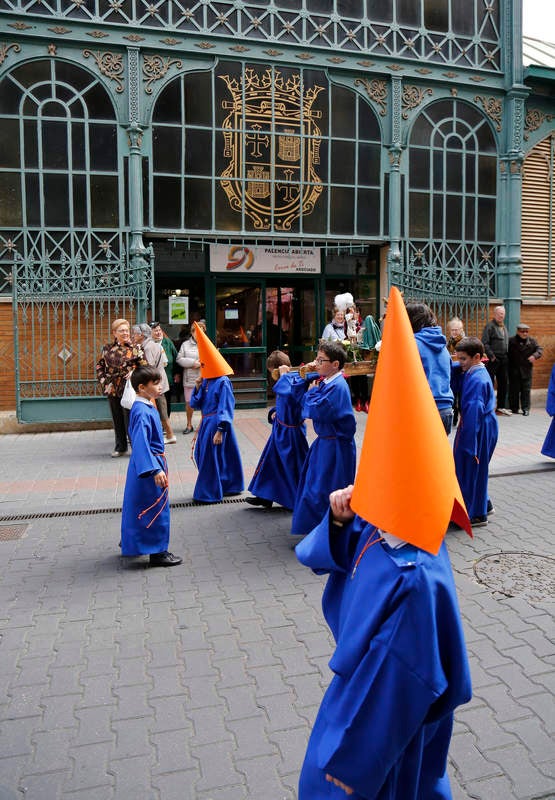 Alumnos del colegio Divino Maestro de Palencia escenifican la Pasión