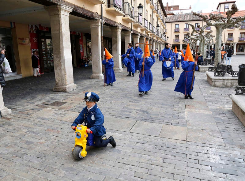 Alumnos del colegio Divino Maestro de Palencia escenifican la Pasión