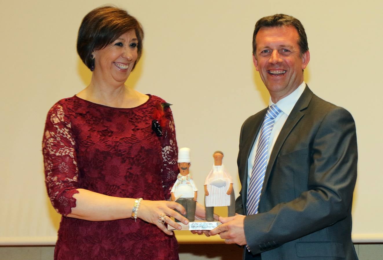 La Agrupación Segoviana de Empresarios del Transporte entrega los Acueductos de Plata