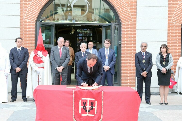 Procesión de Nuestro Padre Jesús del Perdón y acto de indulto al preso en Salamanca