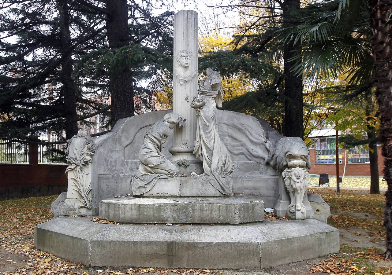 Estatua en la Huerta de Guadián.