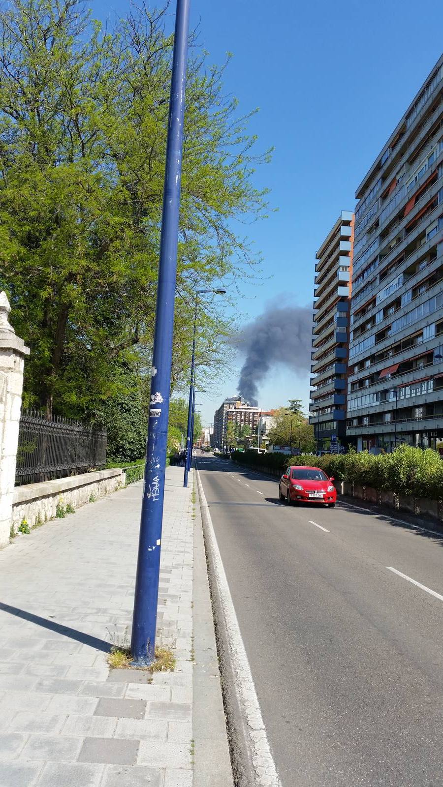 Incendio en un taller de neumáticos de Valladolid