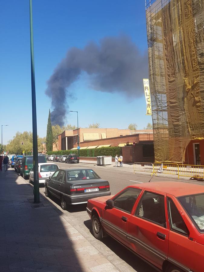 Incendio en un taller de neumáticos de Valladolid