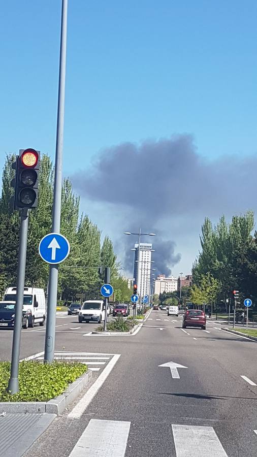 Incendio en un taller de neumáticos de Valladolid