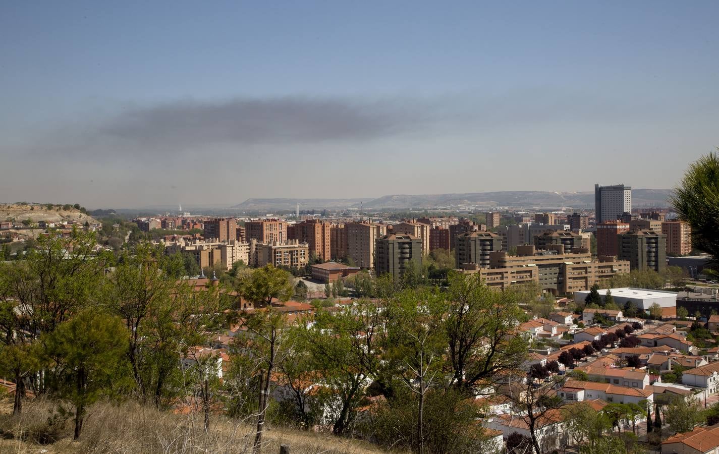 Incendio en un taller de neumáticos de Valladolid