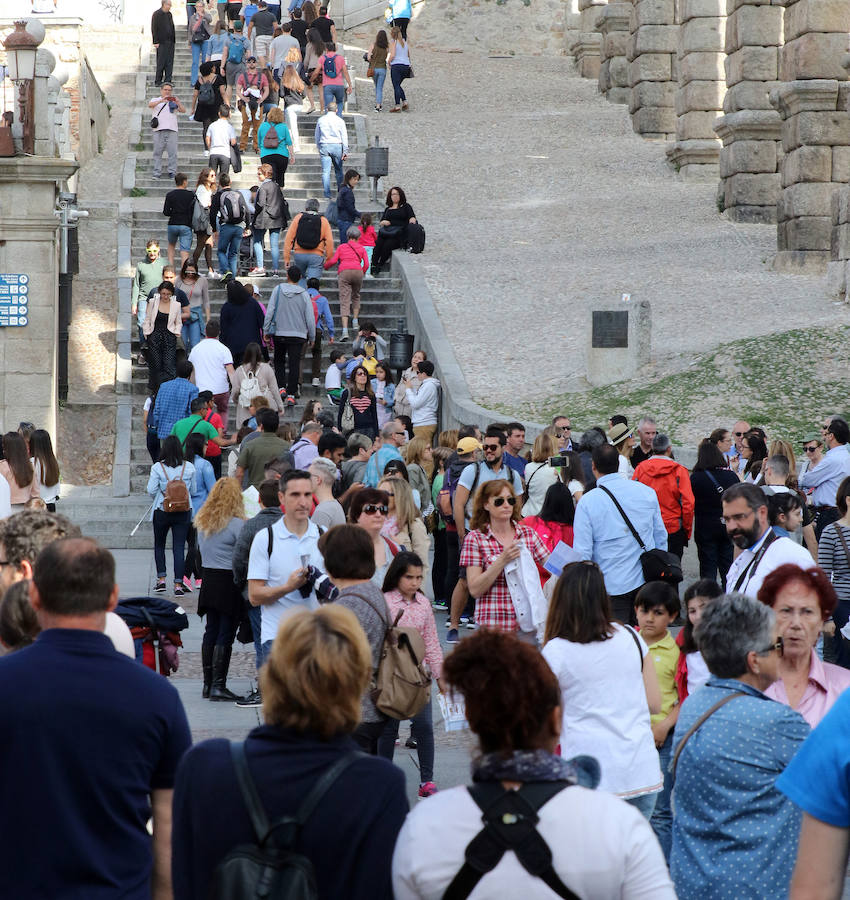 Los turistas llenan Segovia durante el Viernes y el Sábado Santo