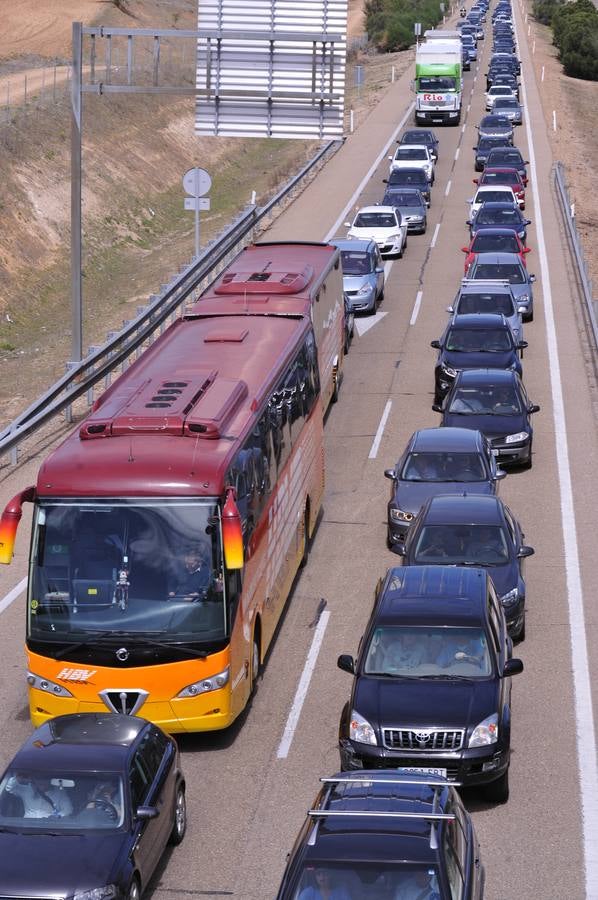 Atasco en la A-6 a la altura de Rueda