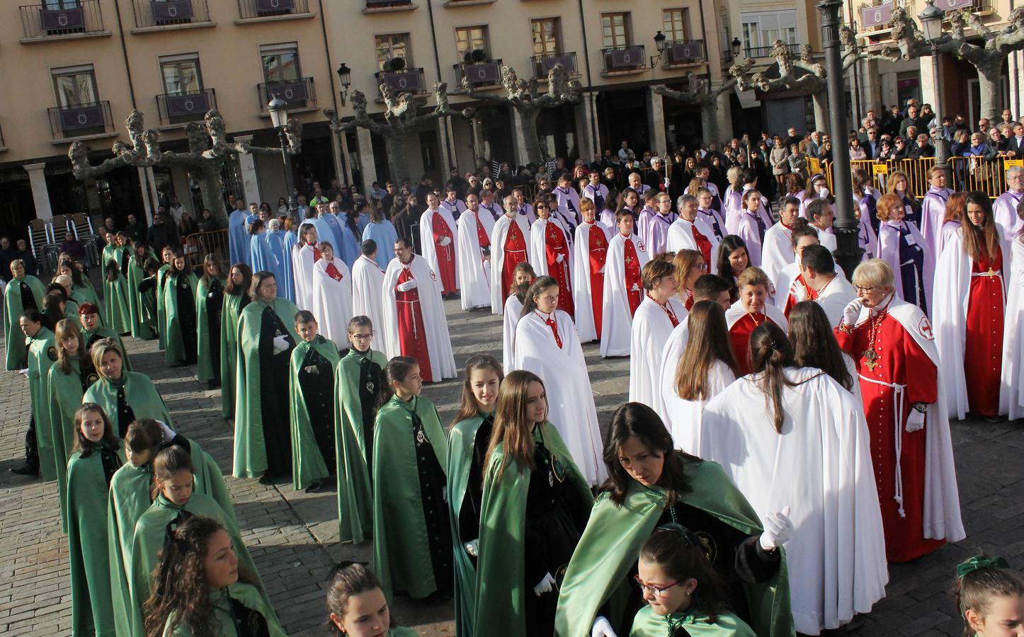 El Rompimineto del Velo pone fin a la Semana Santa palentina