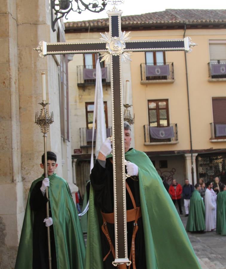 El Rompimineto del Velo pone fin a la Semana Santa palentina