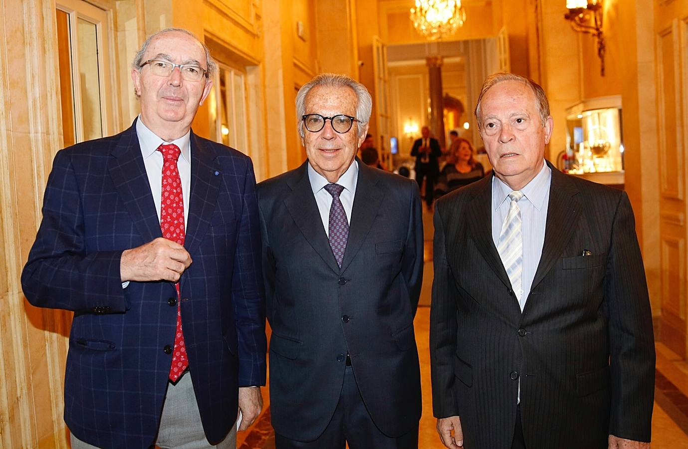 El sumiller Custodio López Zamarra, Emilio Zurutuza y Juan José Cantalapiedra (Casa de Valladolid en Madrid).